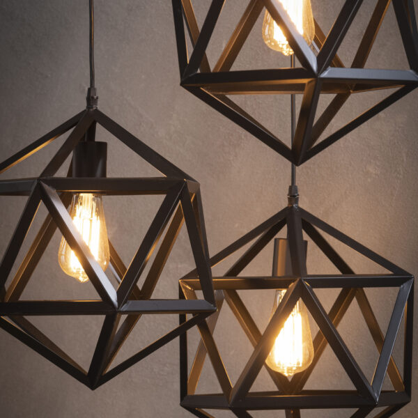 8274-ab65-43b4-84be-012ca205b5c7.jpg D - Hoyz - Hanglamp - 3 hanglampen - Triangle - Diverse hoogte