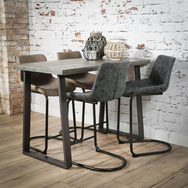 D - Hoyz - Bartafel Massief - 135x70x92 - Trapeziumvormig - Bruin