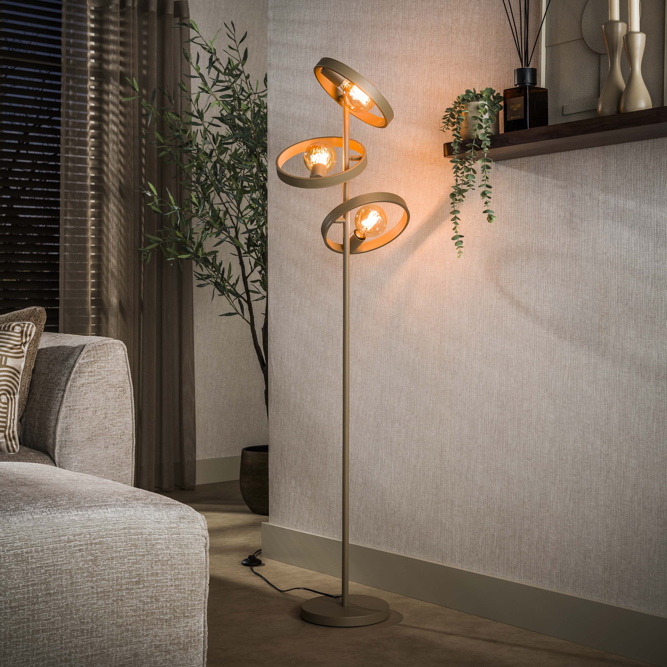 Hoyz Collection - Vloerlamp Hover 3-lichts - Beige